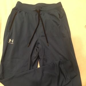 Under Armour Men’s Cold Gear teal joggers, front zip pockets, size M